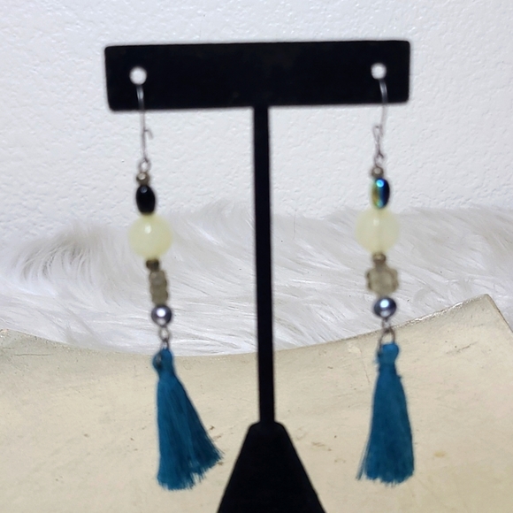 Earrings Teal Green Tassel Handmade Brand New Lightweight Eclectic Unique Gift - Picture 3 of 3